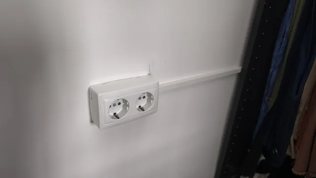 Instalación de enchufe en vivienda
