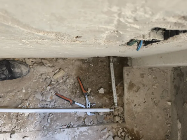 Preinstalación de fontanería en suelo